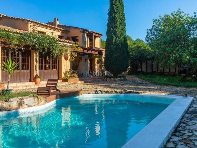 Casa en venta en Borriol. Masía en Borriol Un Refugio de Lujo entre el Mar, la Montaña y la Ciudad. Casas.