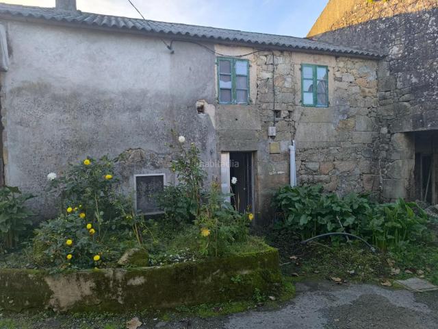 Casa en venta en Brión. CASA DE PIEDRA PARA RESTAURAR EN BASTAVALES. Casas.