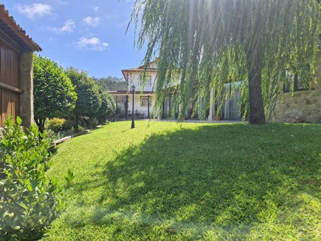 Casa en venta en Brión. Casas.