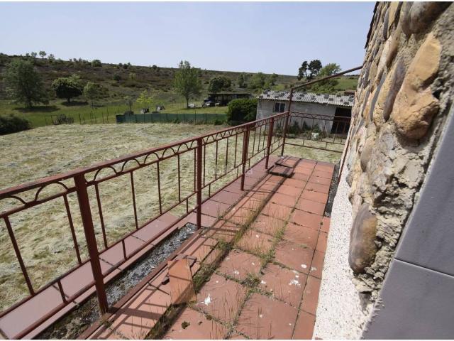 Casa en venta en Cuadros. Casita independiente en venta en Valsemana. Casas.