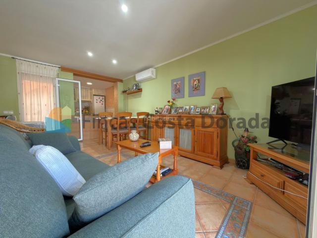 Casa en venta en Cubelles, Mas Trader Corral d´En Tort Corral d´En Cona. CASITA MUY CUIDADA CON MUCHA ZONA EXTERIOR EN URBANIZACION. Casas.