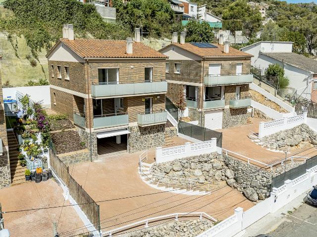 Casa en venta en Cubelles, Mas Trader Corral d´En Tort Corral d´En Cona. Chalet Independiente c 4 Habitaciones. Casas.