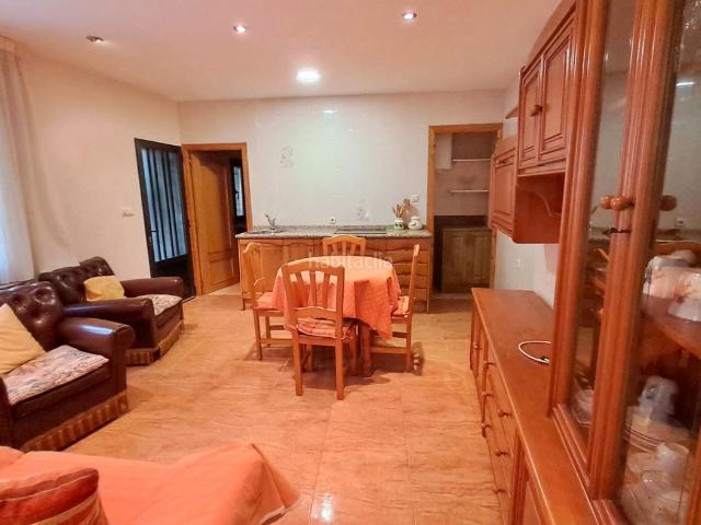 Casa en venta en Cuéllar. CASA EN CALLE CUELLAR, TORREGUTIERREZ. Casas.