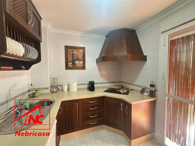 Casa en venta en Cuervo de Sevilla El. Vivienda unifamiliar situada en El Cuervo en la zona de La Feria, a escasos metros de La Calera, en una calle peatonal que garanti. Casas Cuervo de Sevilla.
