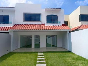 Casa en venta en Cuernavaca Xochitepec con alberca privada