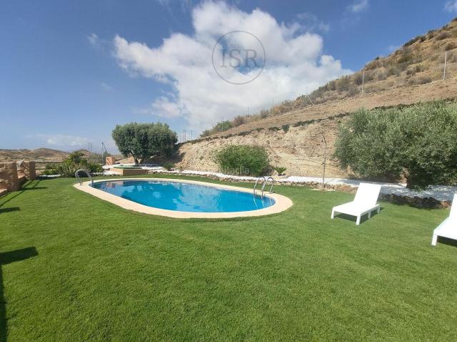 Casa en venta en Cuevas del Almanzora, Las Cunas La Algarrobina. Casa de campo con 6000 metros de terreno agrícola en Muleria. Casas Cuevas del.