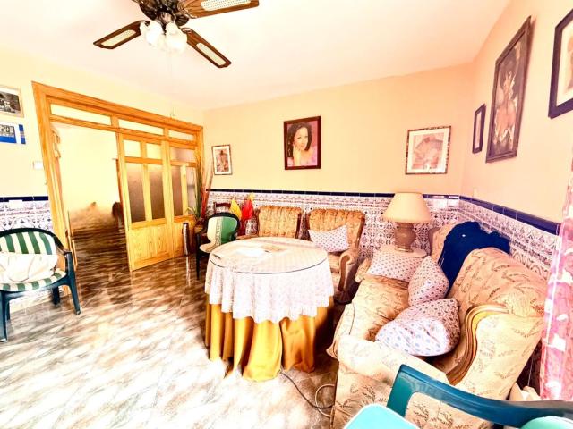 Casa en venta en Cúllar. SE VENDE BONITA Y AMPLIA CASA EN CÚLLAR BAZA. Casas.
