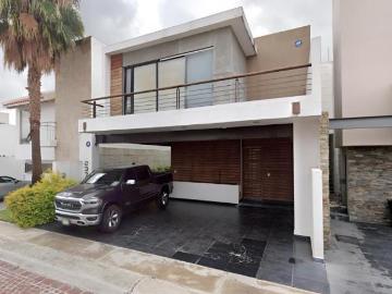 Casa en venta en Cumbres del Lago, Juriquilla, Qro. en calle Lago Yalahan # 237