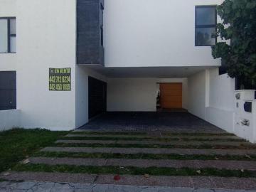 CASA EN VENTA EN CUMBRES DEL LAGO, QUERETARO, QUERETARO