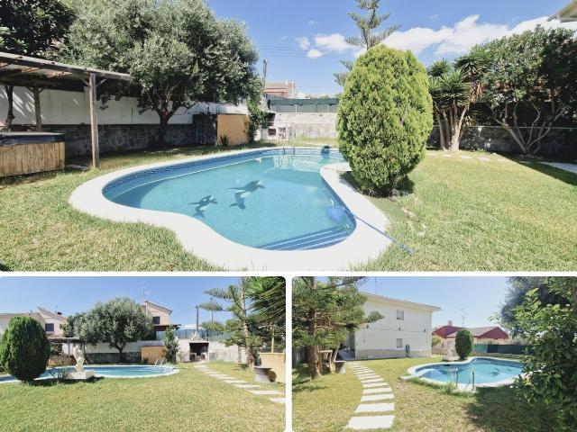 Casa en venta en Cunit, Cunit Residencial Costa Dorada. CHALET CON PISCINA, JARDÍN 5 DORMITORIOS Y GRANDES POSIBILIDADES. Casas.