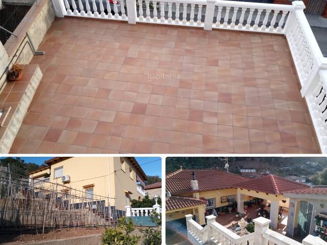 Casa en venta en Cunit, Costa Cunit Els Jardins Els Rosers Costa Dorada. ESPECTACULAR! CHALET ADAPTADO COMO 2 VIVIENDAS INDEPENDIENTES VISTAS PANORÁMICAS AL MAR LOS ROSALES CUNIT. Casas.