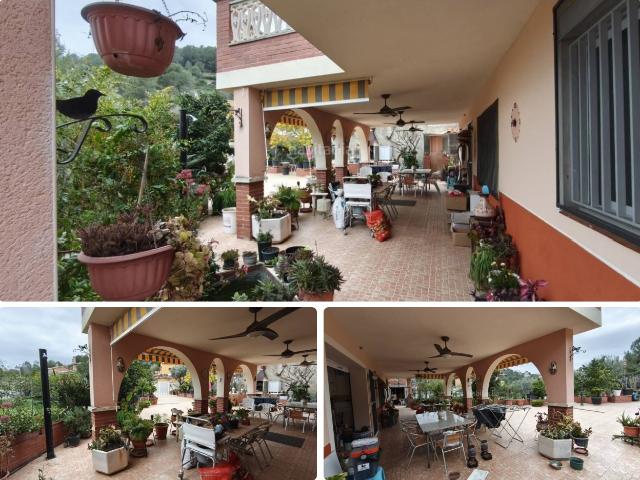 Casa en venta en Cunit, Costa Cunit Els Jardins Els Rosers Costa Dorada. GRAN CASA INDEPENDIENTE 8 HAB 4 BAÑOS PISCINA URBANIZ. LOS ROSALES. Casas.