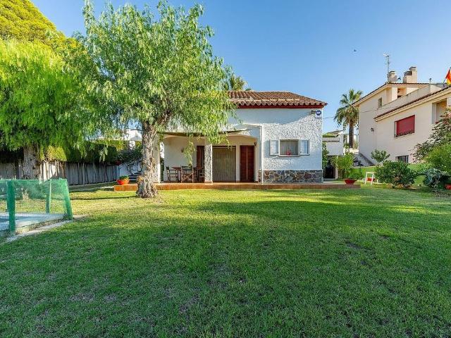 Casa en venta en Cunit, de 178 m² 4 habitaciones por 320.000 €