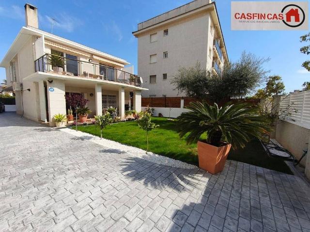 Casa en venta en Cunit, de 190 m² 4 habitaciones por 525.000