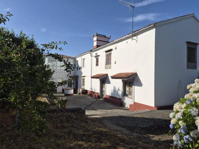 Casa en Venta en Curtis