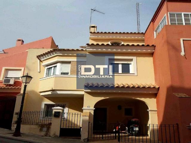 Casa en venta en c. camilo jose cela, 51, Castilleja De Guzman, Sevilla