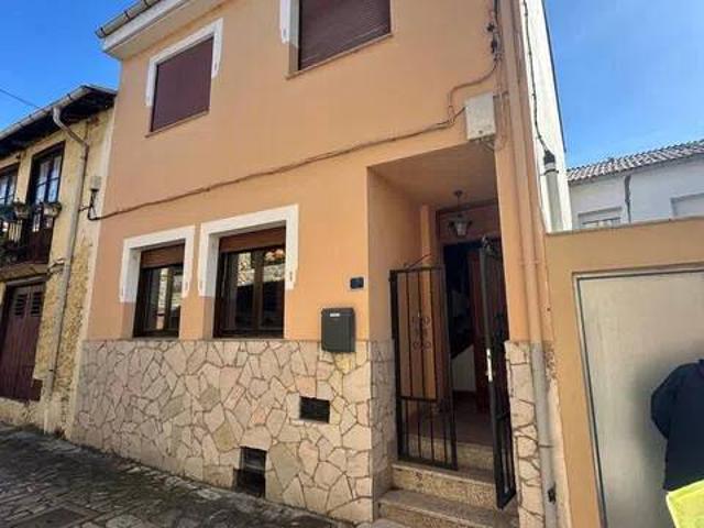 Casa en Venta en Cacabelos