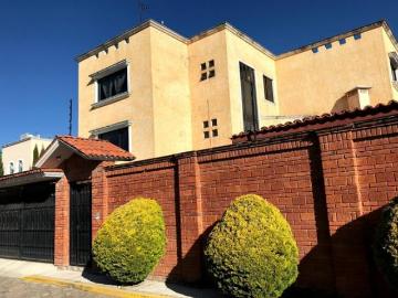 CASA EN VENTA EN CACALOMACÁN | PRIVADA DE CORREDORES
