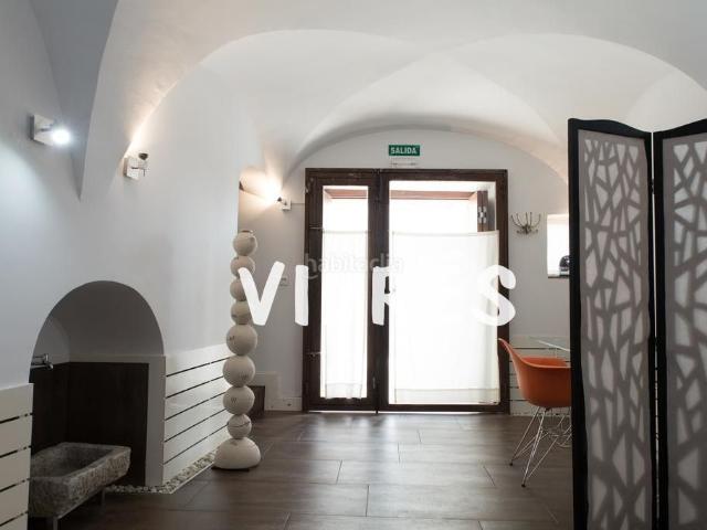 Casa en venta en Cáceres, Casco Antiguo. Exclusiva vivienda en la Parte Antigua Totalmente reformada con primeras calidades y licencia de apartamento turísticoDescubre es. Casas.