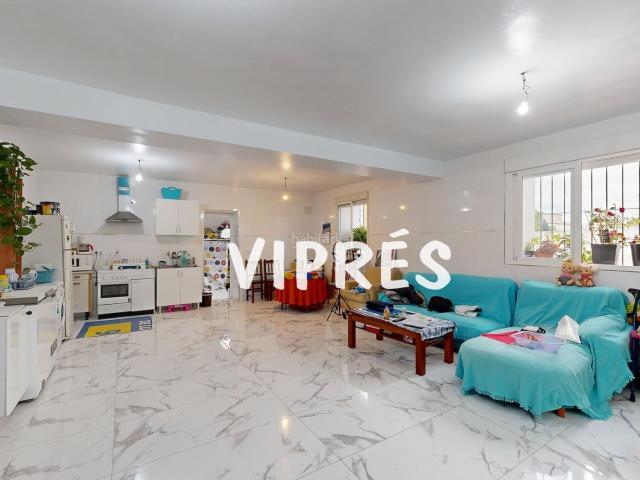 Casa en venta en Cáceres, La Cañada Aldea Moret. Bonita casa reformada en una de las mejores zonas de Aldea Moret.Consta de dos habitaciones y un baño completo con bañera y tambié. Casas.