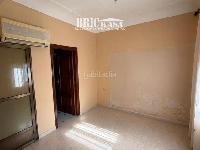 Casa en venta en Cáceres, Nuevo Cáceres. VIVIENDA DE DOS PLANTAS EN CÁCERES. Casas.