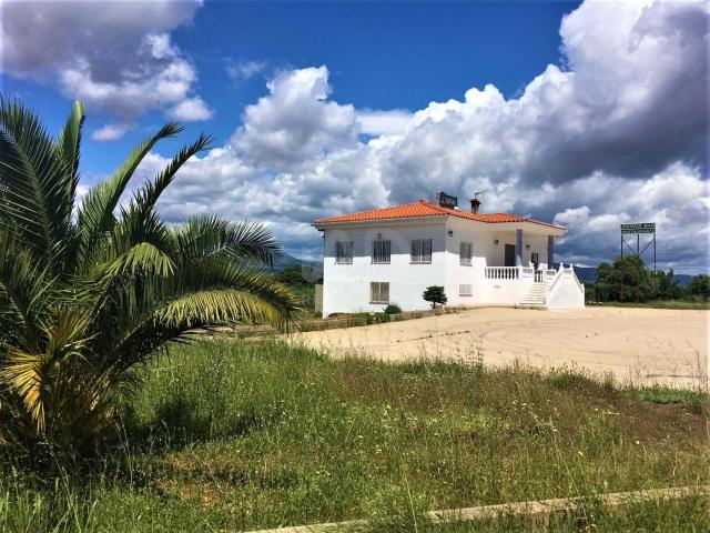 Casa en venta en Cabanes. Casas.
