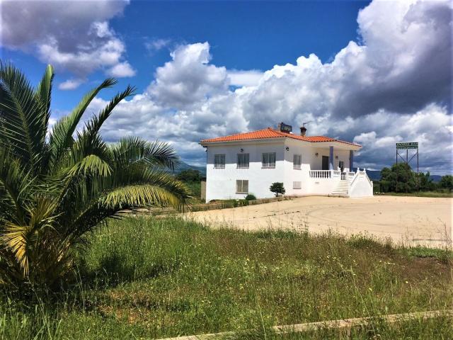 Casa en venta en Cabanes. Casas.