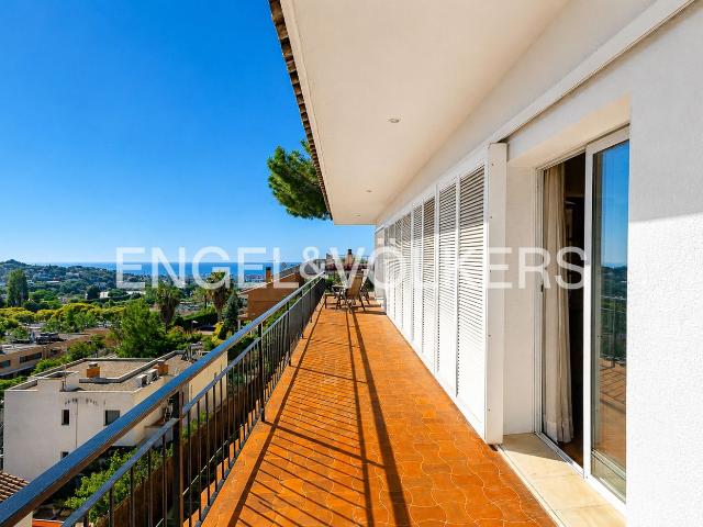 Casa en venta en Cabrils. Casa con vistas al mar, piscina y próxima a los colegios en Cabrils. Casas.