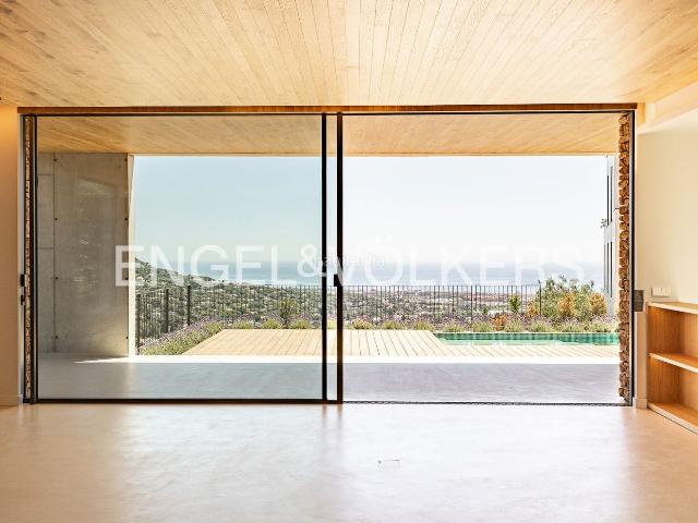 Casa en venta en Cabrils. Exclusiva Casa Mediterránea de Obra Nueva con Vistas al Mar. Casas.