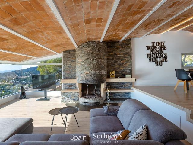Casa en venta en Cabrils. Mirador de lujo al Maresme elegancia, luz y vistas al Mediterráneo. Casas.