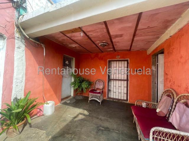 Casa en Venta en Caja de Agua, Punto Fijo