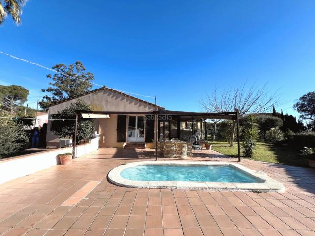 Casa en venta en Calonge, Mas Pere Río de Oro. ¡Vive en armonía con la naturaleza! Casa con piscina y amplio jardín. Casas.