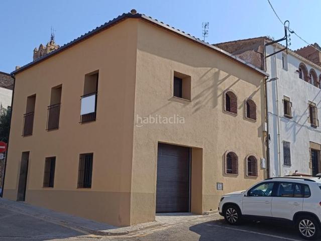 Casa en venta en Calonge, Poble. Espectacular Casa de Esquina Totalmente Renovada con Terraza y Jacuzzi en el Corazón de Calonge. Casas.