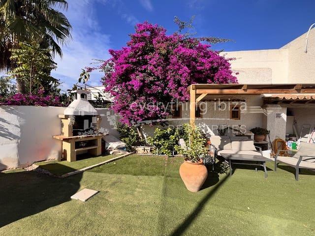 Casa en venta en Cala Tarida, Ibiza