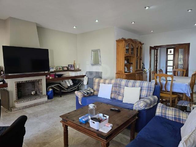 Casa en venta en Calafell, de 214 m² 4 habitaciones por 260.000 €