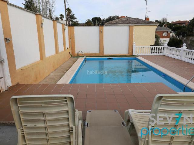Casa en venta en Calalberche. PARCELA URBANA CON CONSTRUCCION. PISCINA DE OBRA. Casas.
