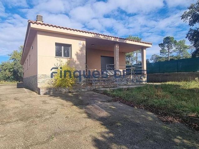 Chalet en venta en urbanización Malavella Park, Caldes de Malavella, de 157 m² 4 habitaciones por 370.000