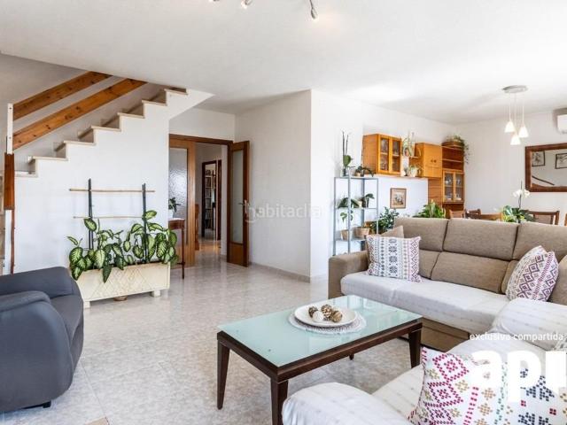 Casa en venta en Caldes de Montbui. Casa en Caldes con jardín, terraza y vistas despejadas. Casas Caldes de.