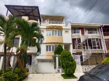 Casa En Venta En Cali En Caney V186546