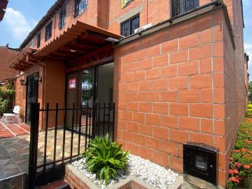 Casa En Venta En Cali V98821