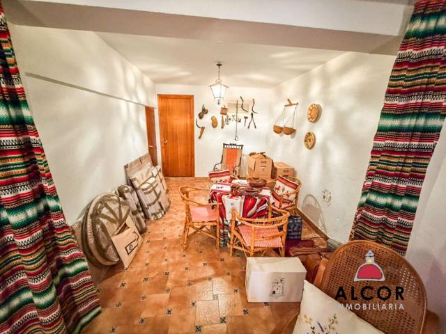 Casa en venta en Cálig. Casa en venta en Casco Urbano, 6 dormitorios. Casas.