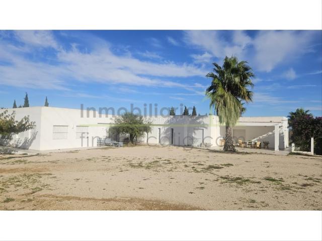 Casa en venta en Cálig. Finca, Villa, licencia de camping, Calig. Casas.