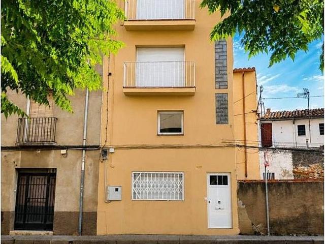 Casa en venta en calle Major, Caldes de Montbui, de 108 m² 3 habitaciones por 280.000