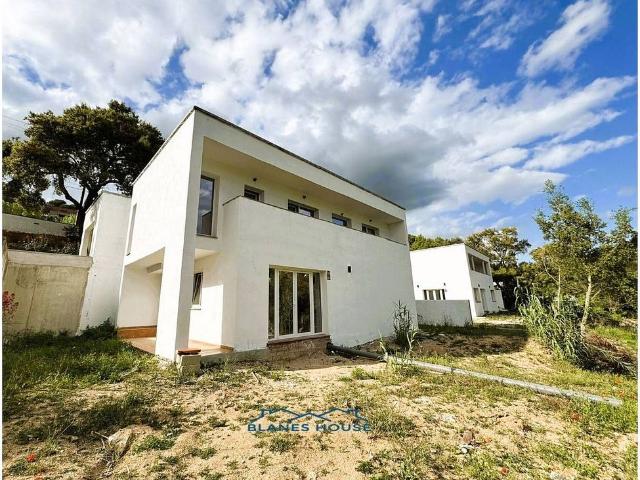 Casa en venta en calle Mas Margarida, Maçanet de la Selva, de 115 m² 3 habitaciones por 279.000