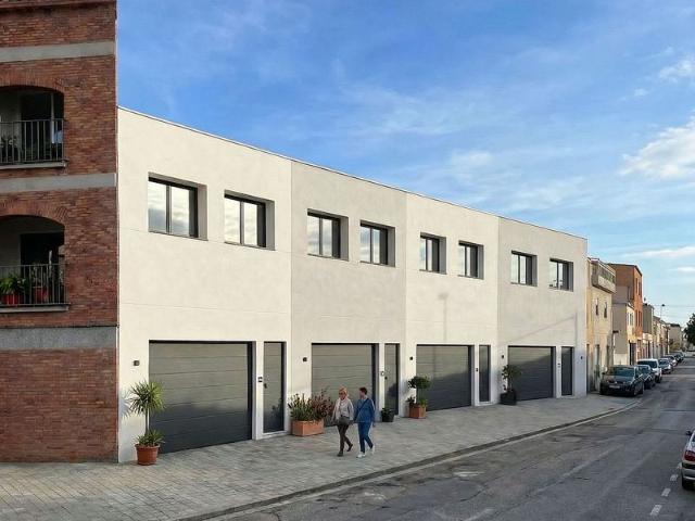 Casa en venta en calle Marqués de Comillas, Terrassa, de 155 m² 3 habitaciones por 499.000
