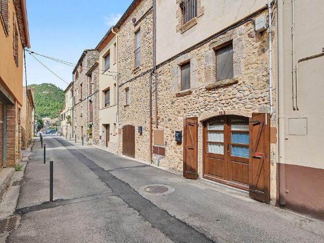 Casa en venta en calle Nou, Boadella d´Empordà, de 152 m² 3 habitaciones por 310.000