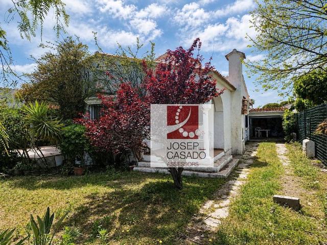 Chalet en venta en calle Osca, Cambrils, de 130 m² 3 habitaciones por 465.000