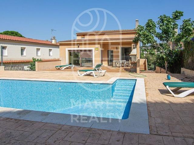 Casa en venta en calle Antic de Tossa, Lloret de Mar, de 300 m² 9 habitaciones por 745.000 €