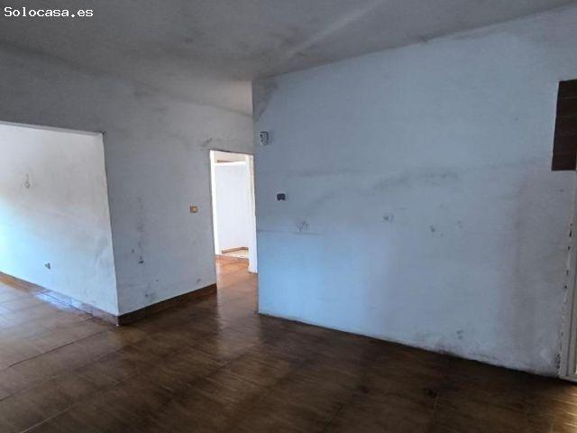 Casa en venta en calle Asturias con amplio garaje