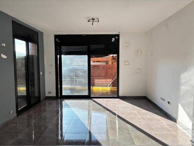 Casa en venta en calle Can Tabola, Montmeló, de 213 m² 5 habitaciones por 460.000